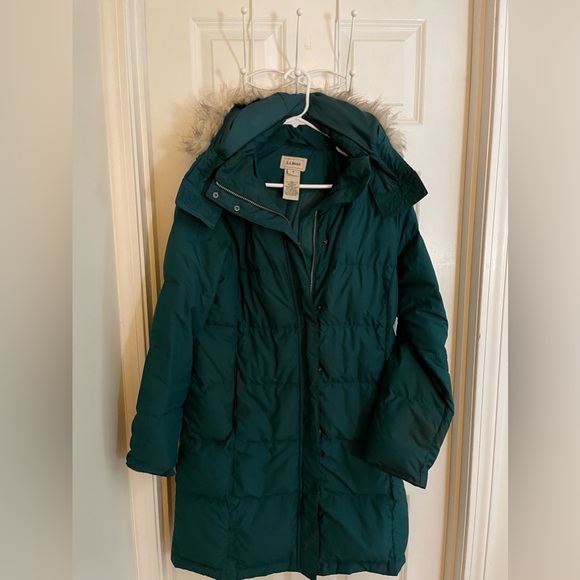 Teal Woman’s LL Bean Parka (M) - Picture 1 of 4